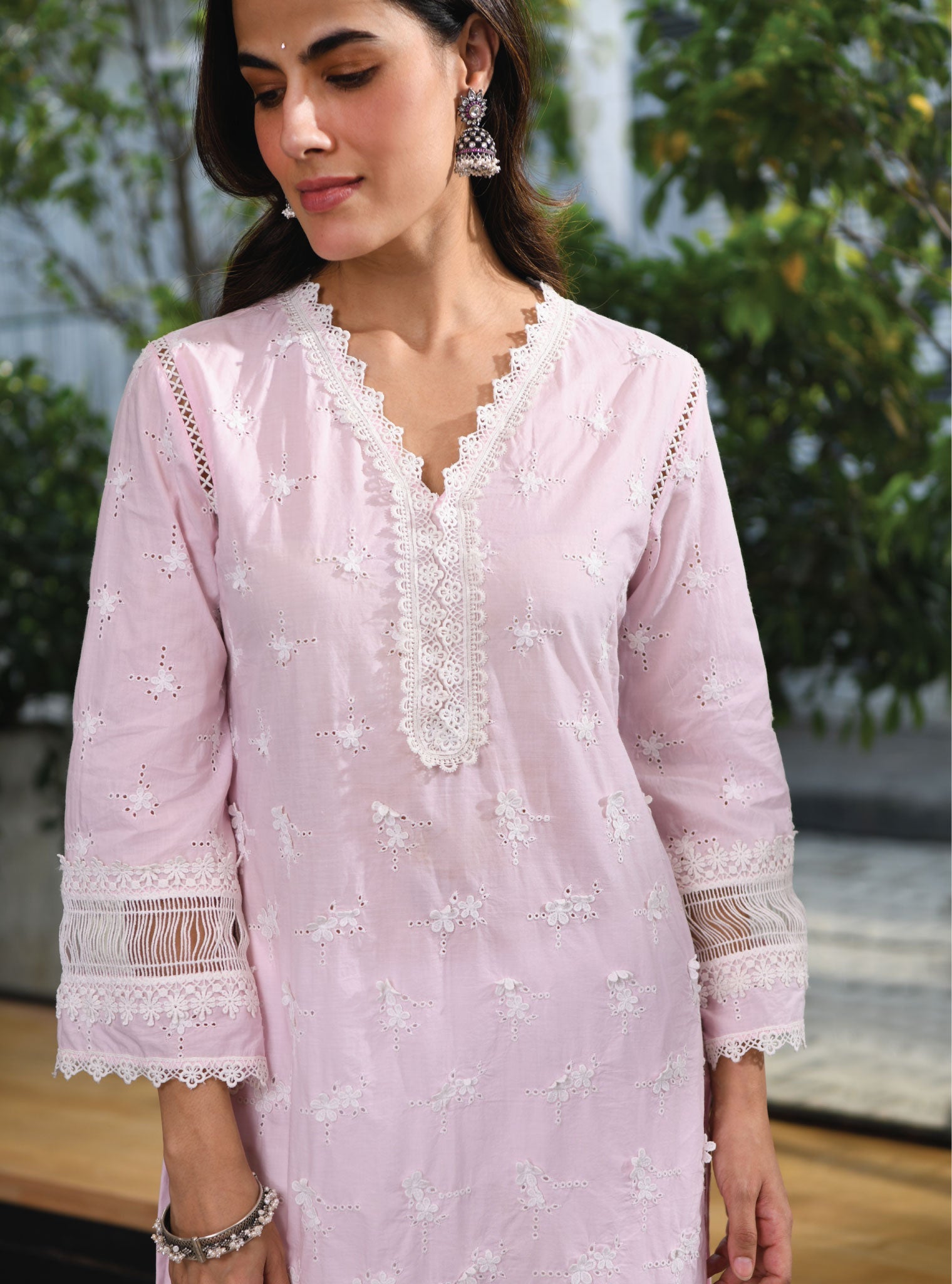 Mulmul Cotton Salisbury Pink Kurta With Scallop Lace White Pant