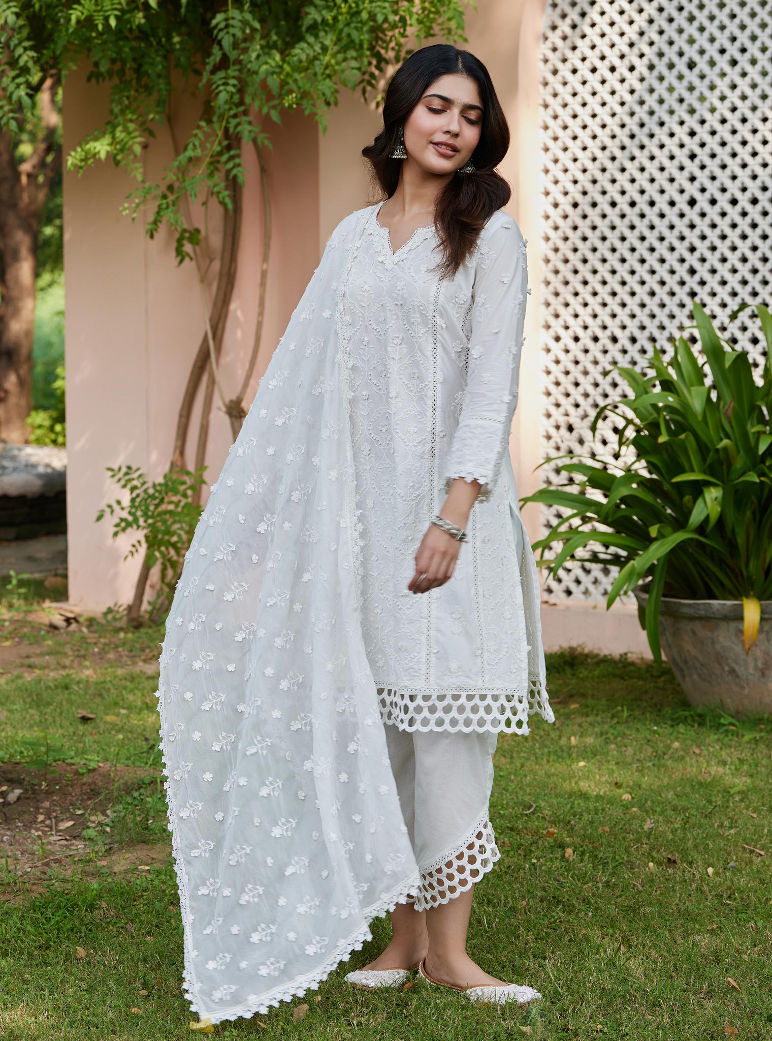 Mulmul Cotton Kainat Off White Kurta with Mulmul Cotton Naksh Off White Pant