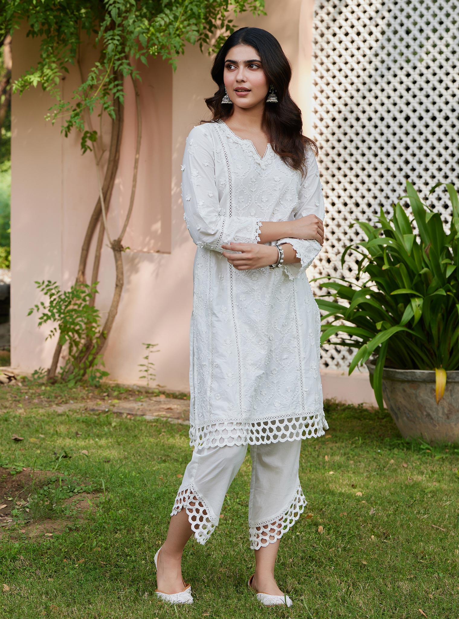 Mulmul Cotton Kainat Off White Kurta with Mulmul Cotton Naksh Off White Pant