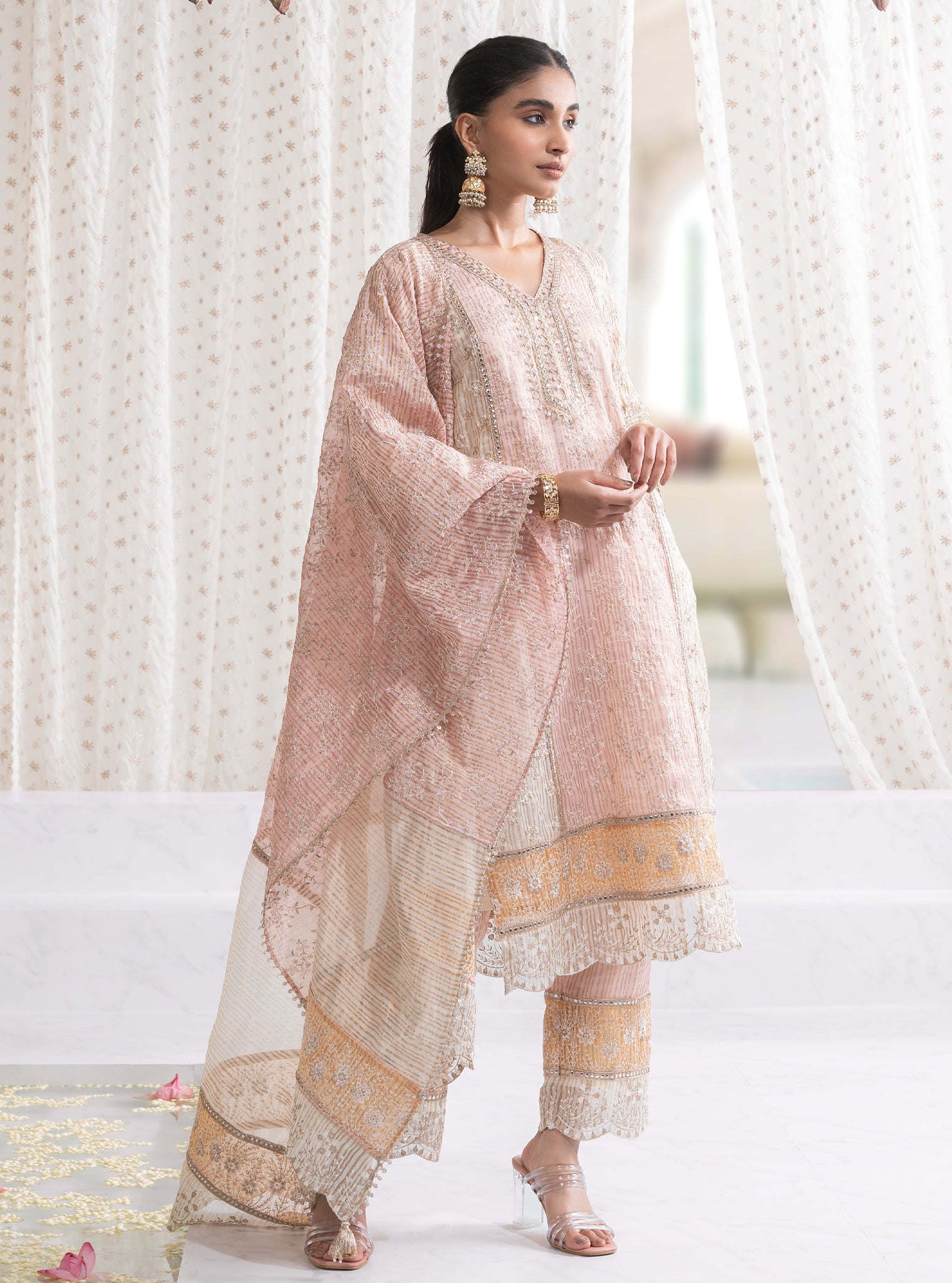 Mulmul Banarsi Aboli Pink Kurta With Mulmul Banarsi Aboli Pink Pant