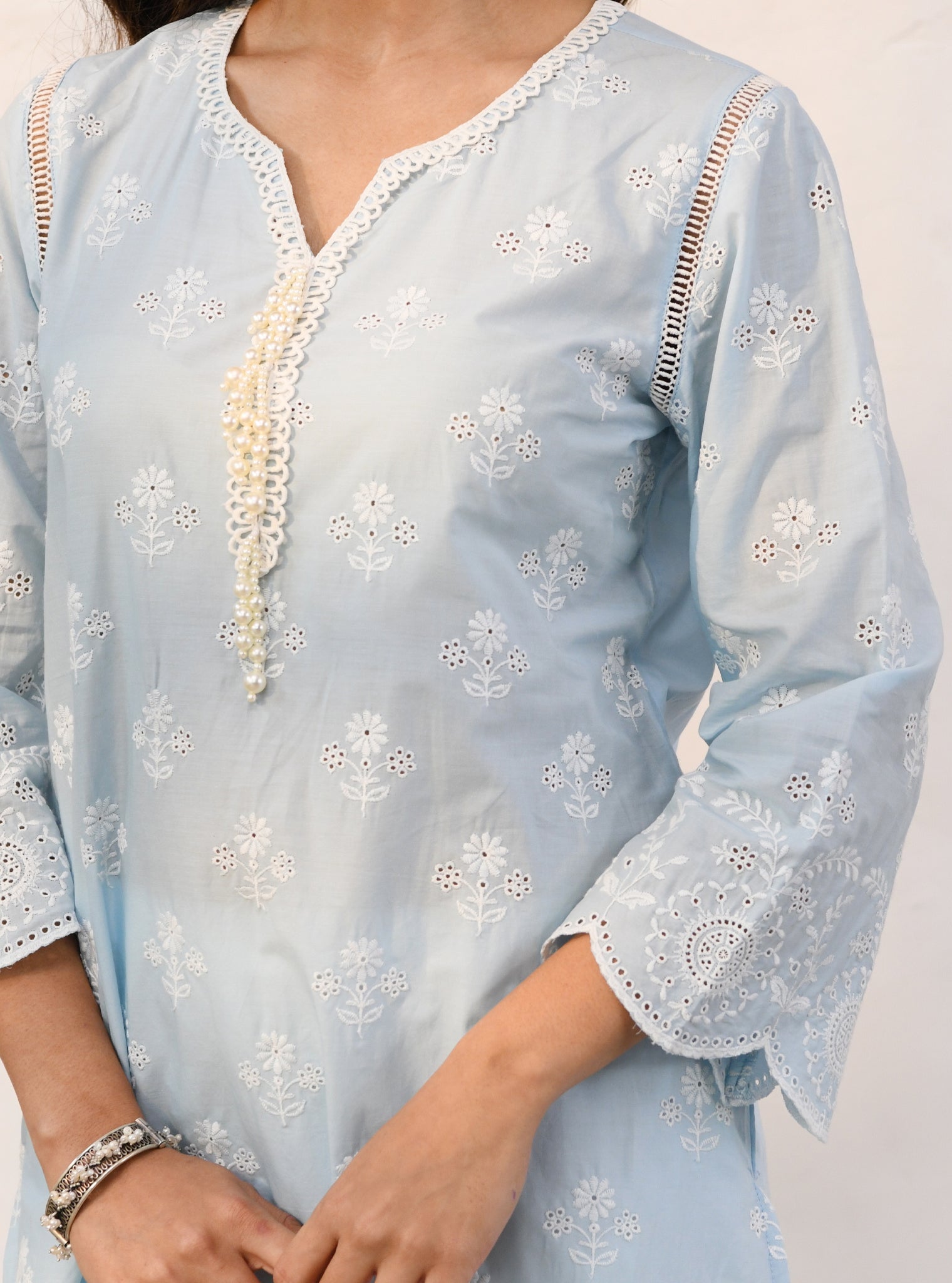 Mulmul Cotton Arpora Blue Kurta With Mulmul Cotton Arpora White Pant