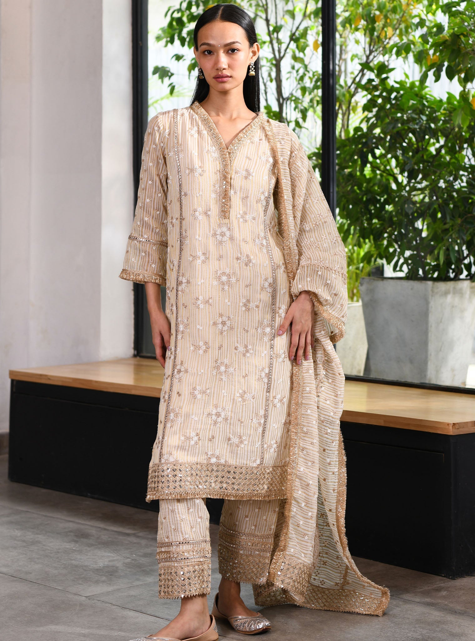 Mulmul Banarsi Carey Off White Kurta With Carey Off White Pant