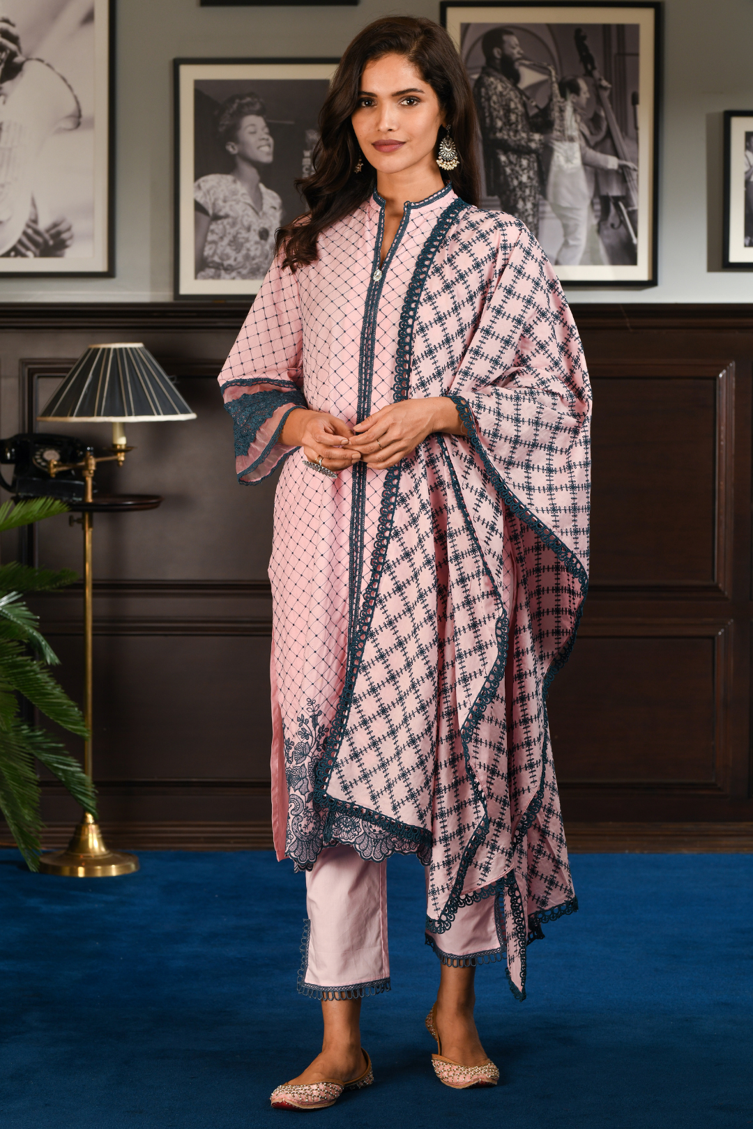 Mulmul Cotton Cayo Pink Kurta With Pink Slit pyajamas