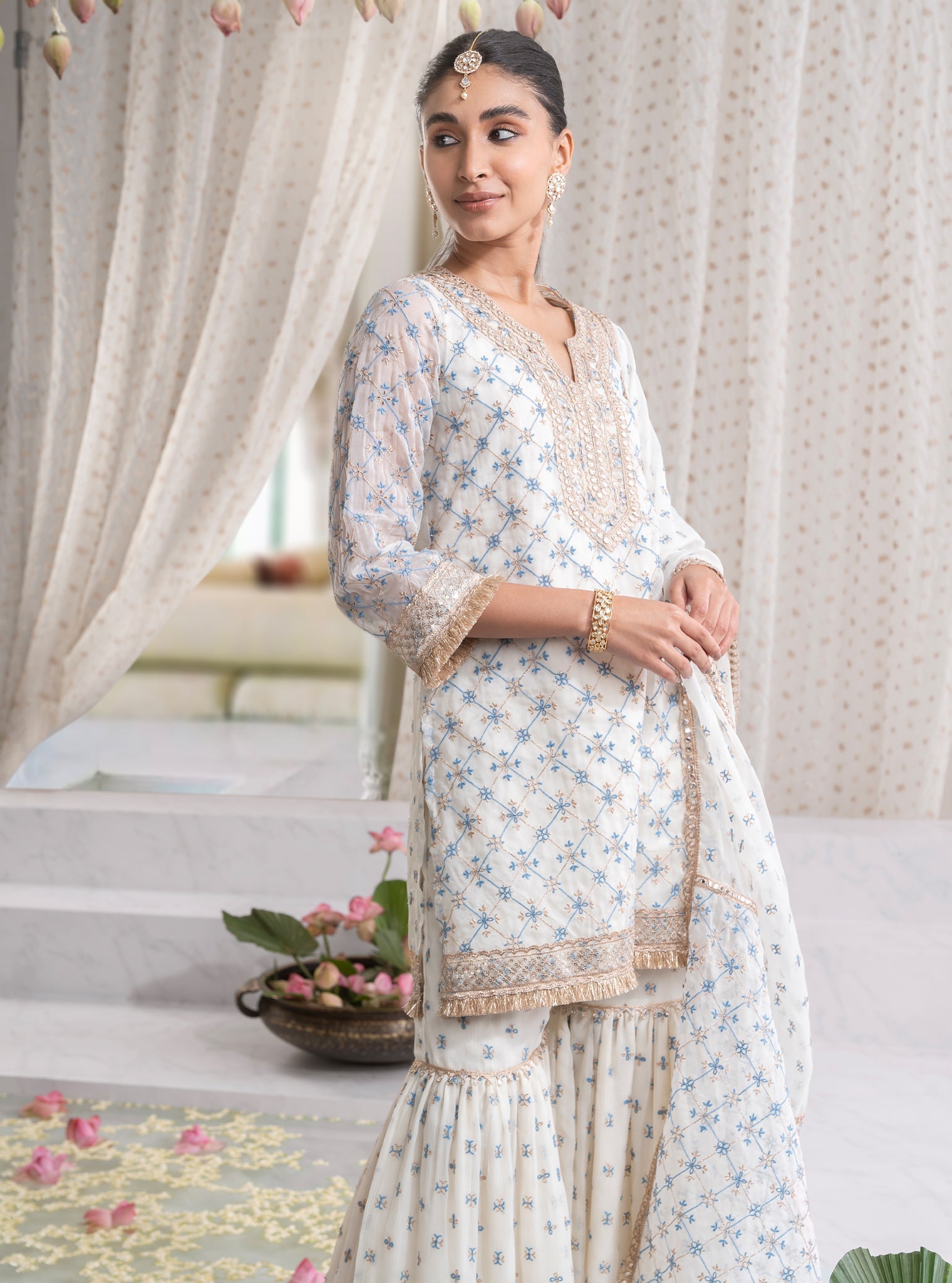 Mulmul Organza Makhna Off White Kurta With Mulmul Chiffon Makhna Off White Garara