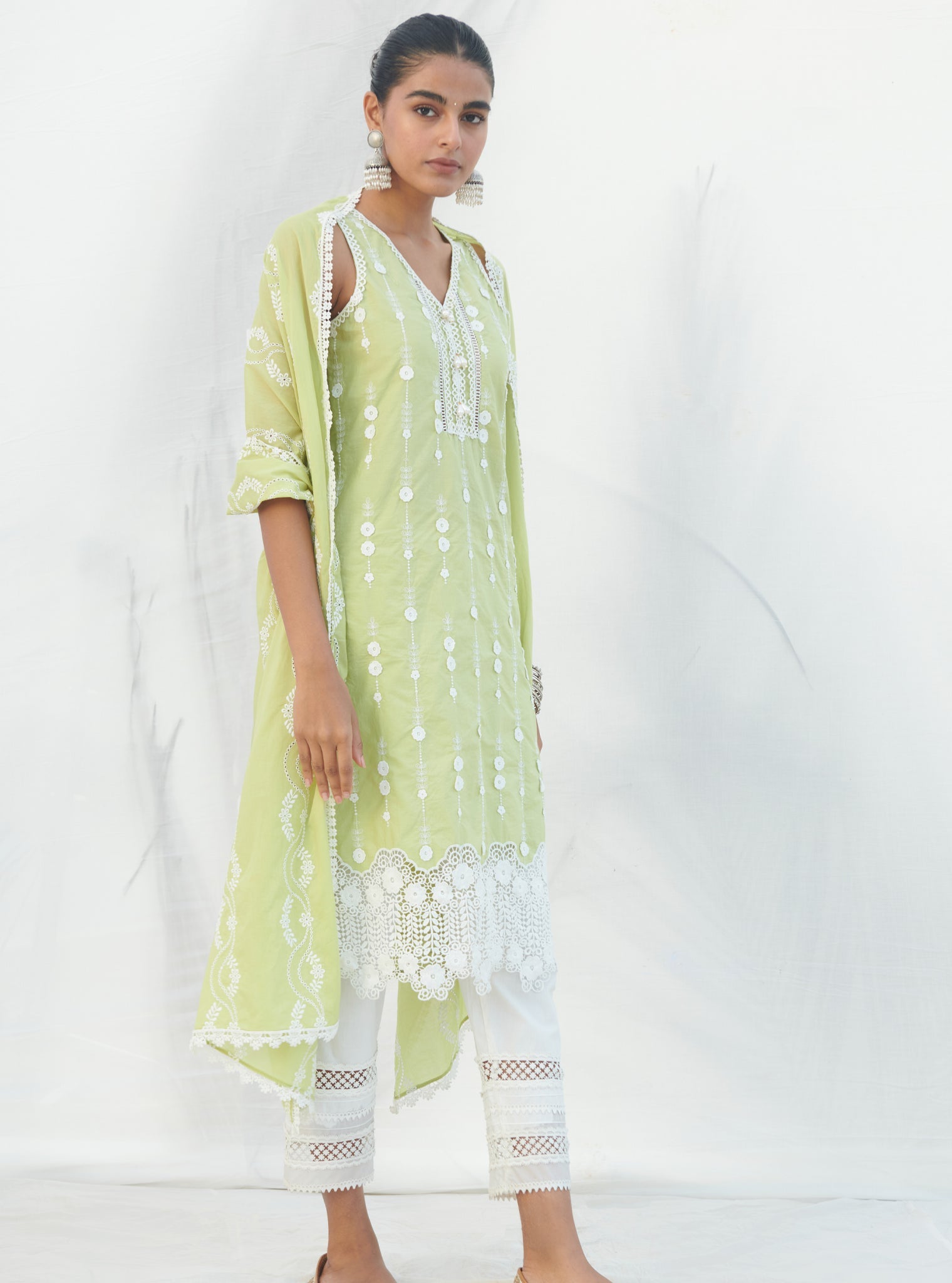 Mulmul Cotton Naroa Lime Kurta With Mulmul Cotton Floral Ladder Slim White Pant