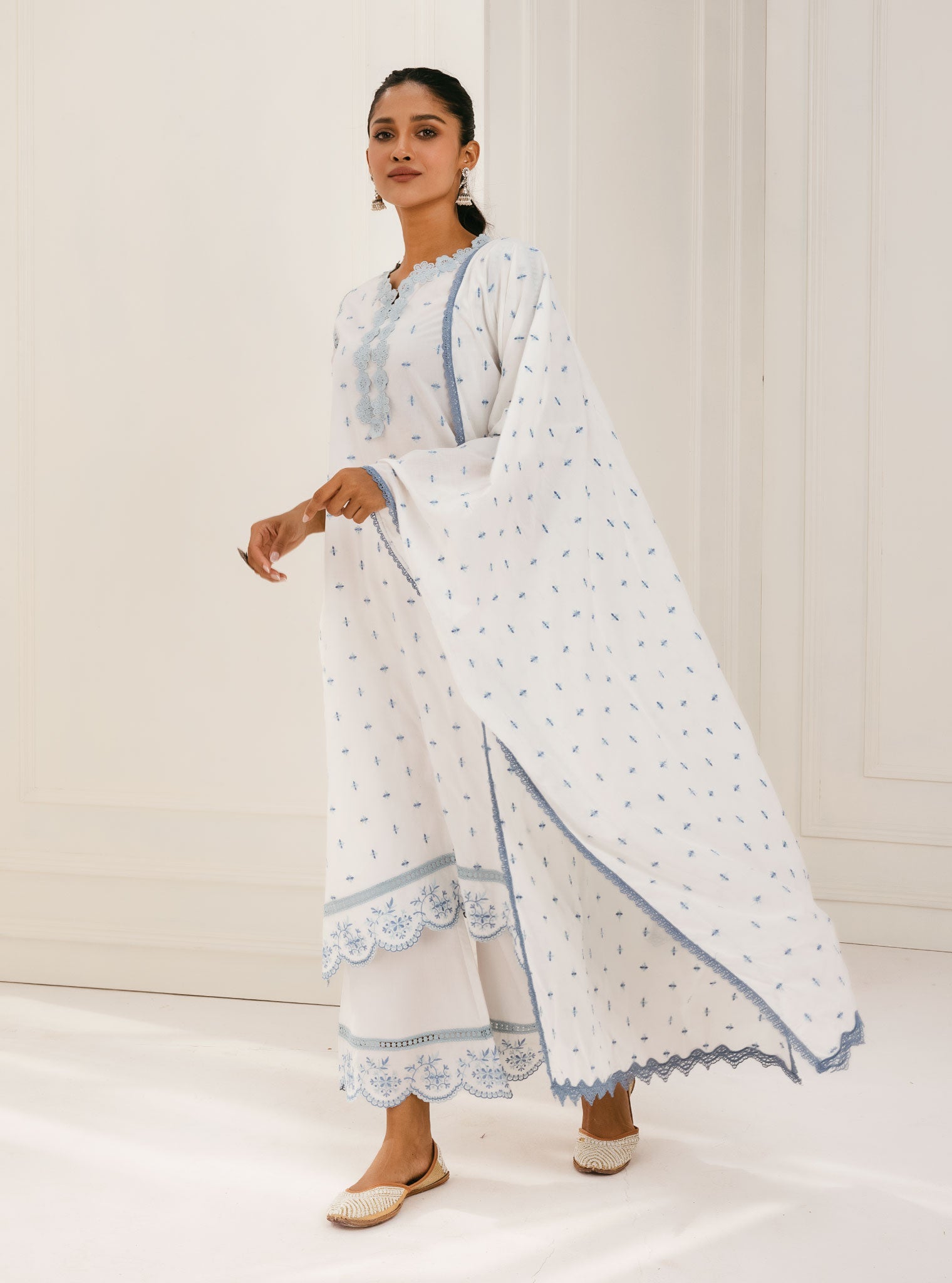 Mulmul Cotton Phey White Kurta With Phey White Palazzo