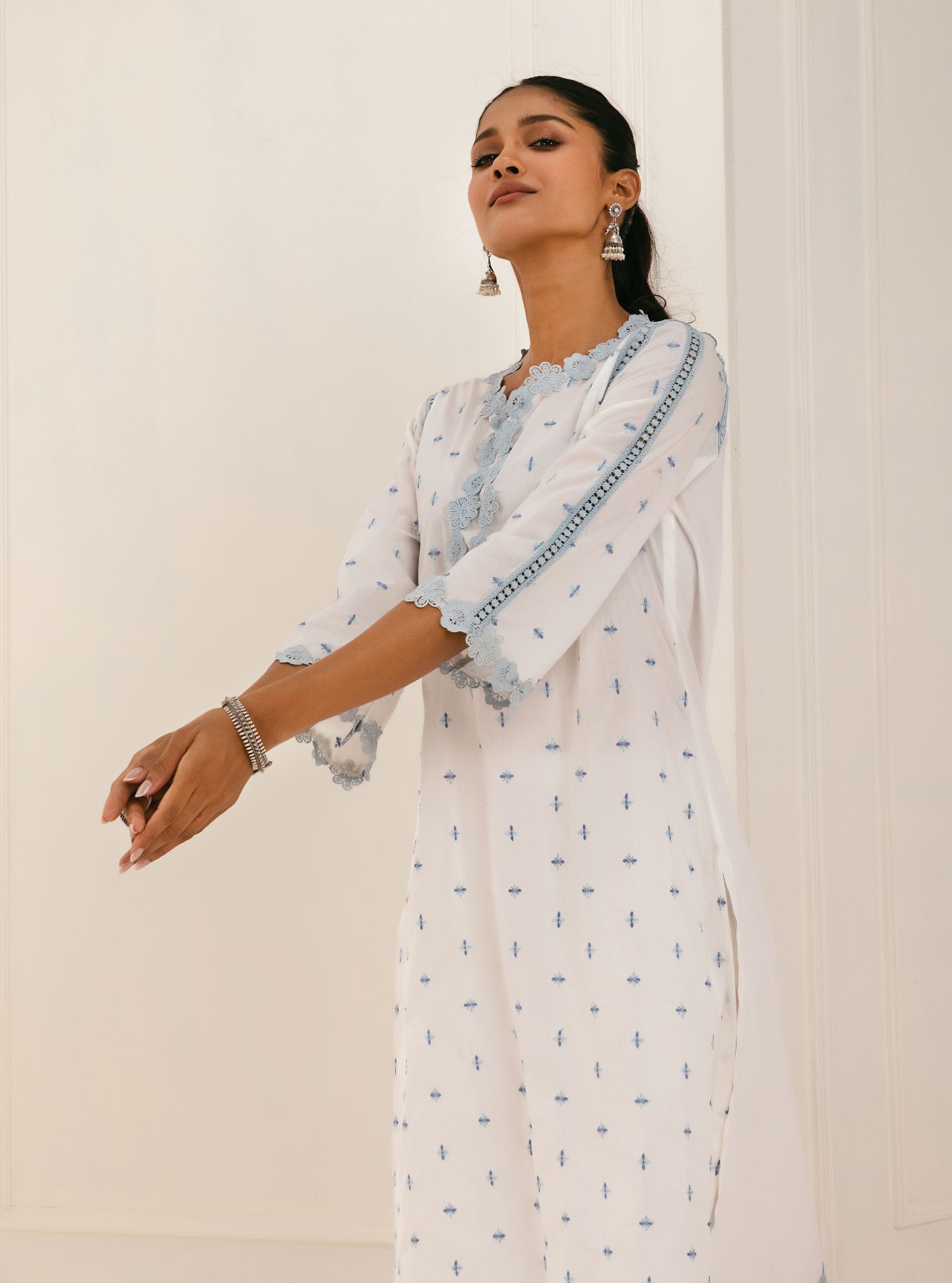 Mulmul Cotton Phey White Kurta With Phey White Palazzo