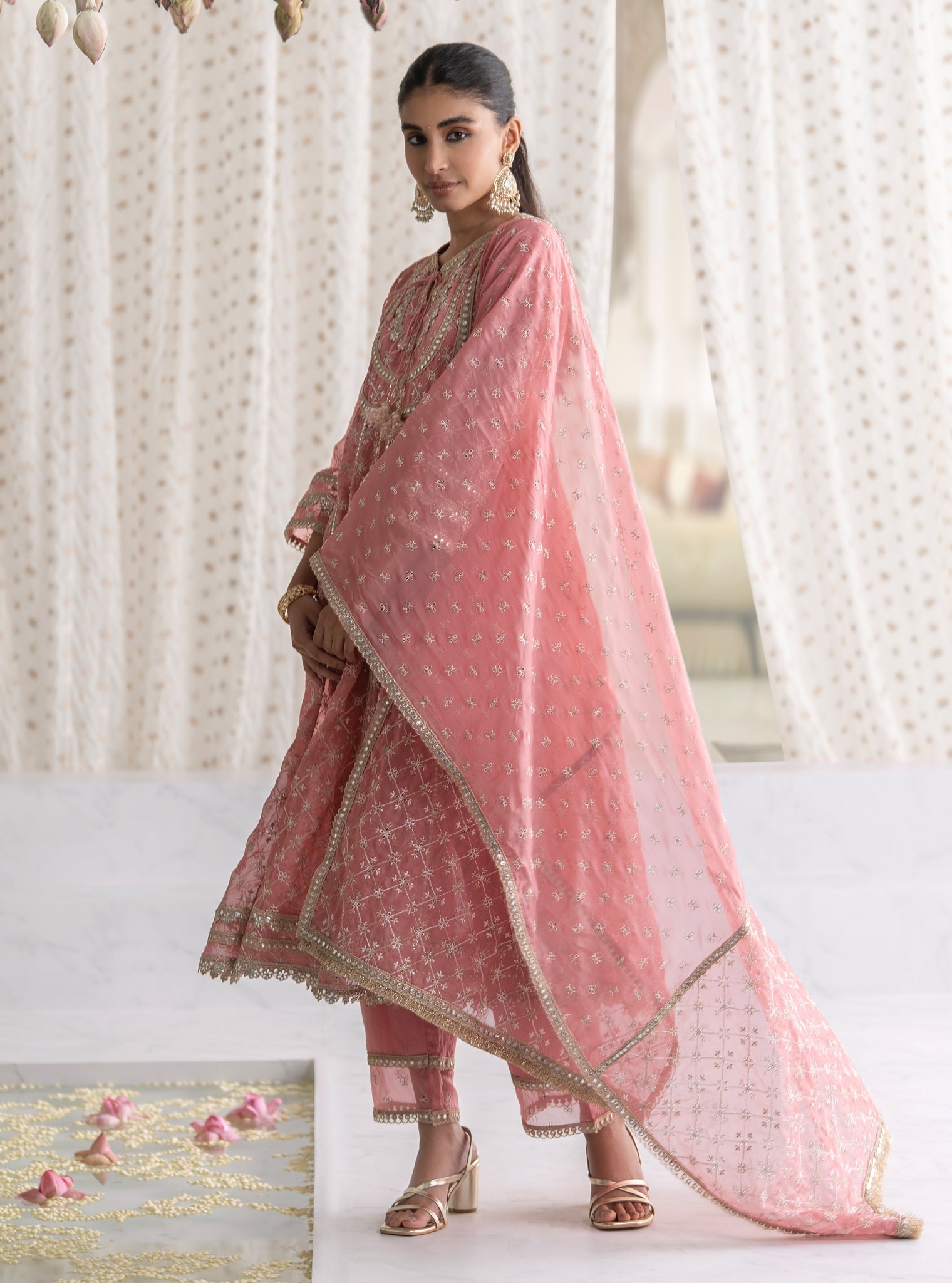 Mulmul Organza Rasiya Anarkali Mauve Kurta With Mulmul Cupro Rasiya Mauve Pant