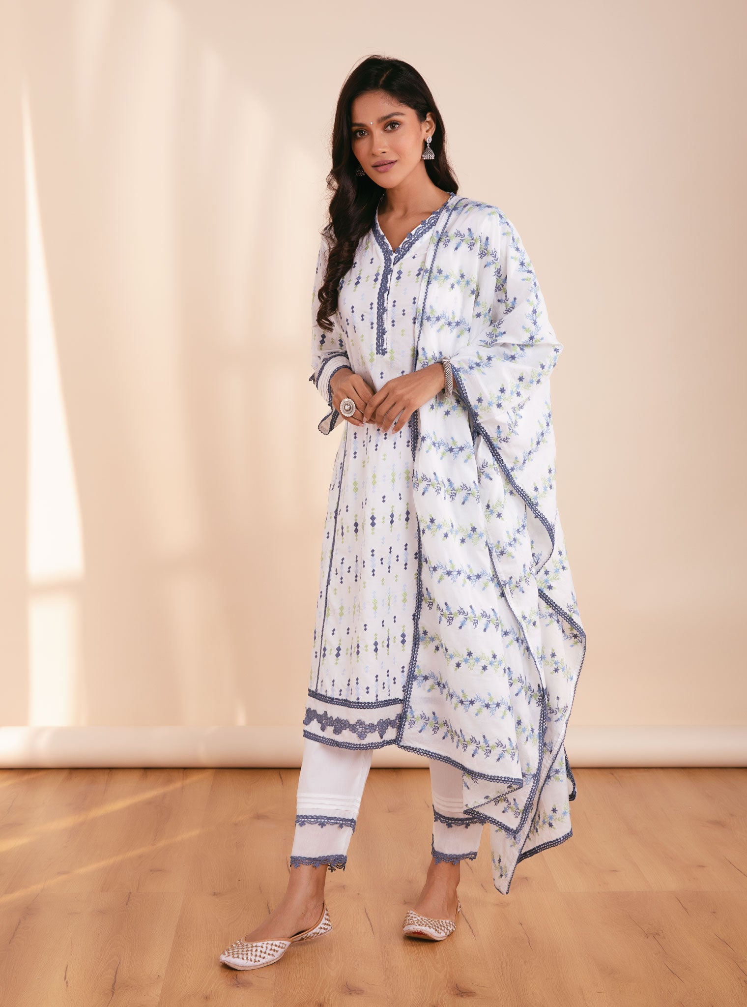 Mulmul Cotton Valencia White Kurta With Valencia White Pant