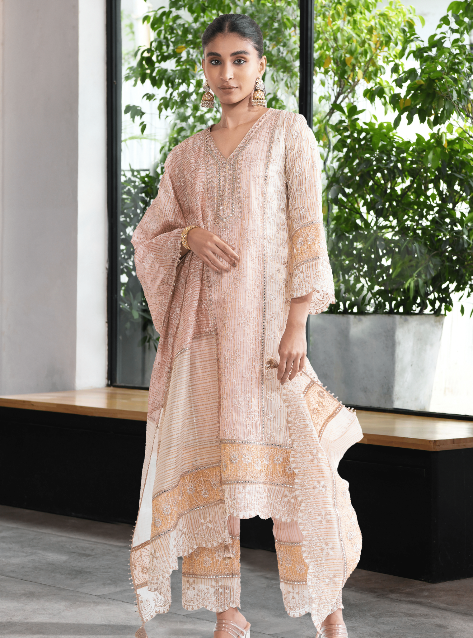 Mulmul Banarsi Aboli Pink Kurta With Mulmul Banarsi Aboli Pink Pant