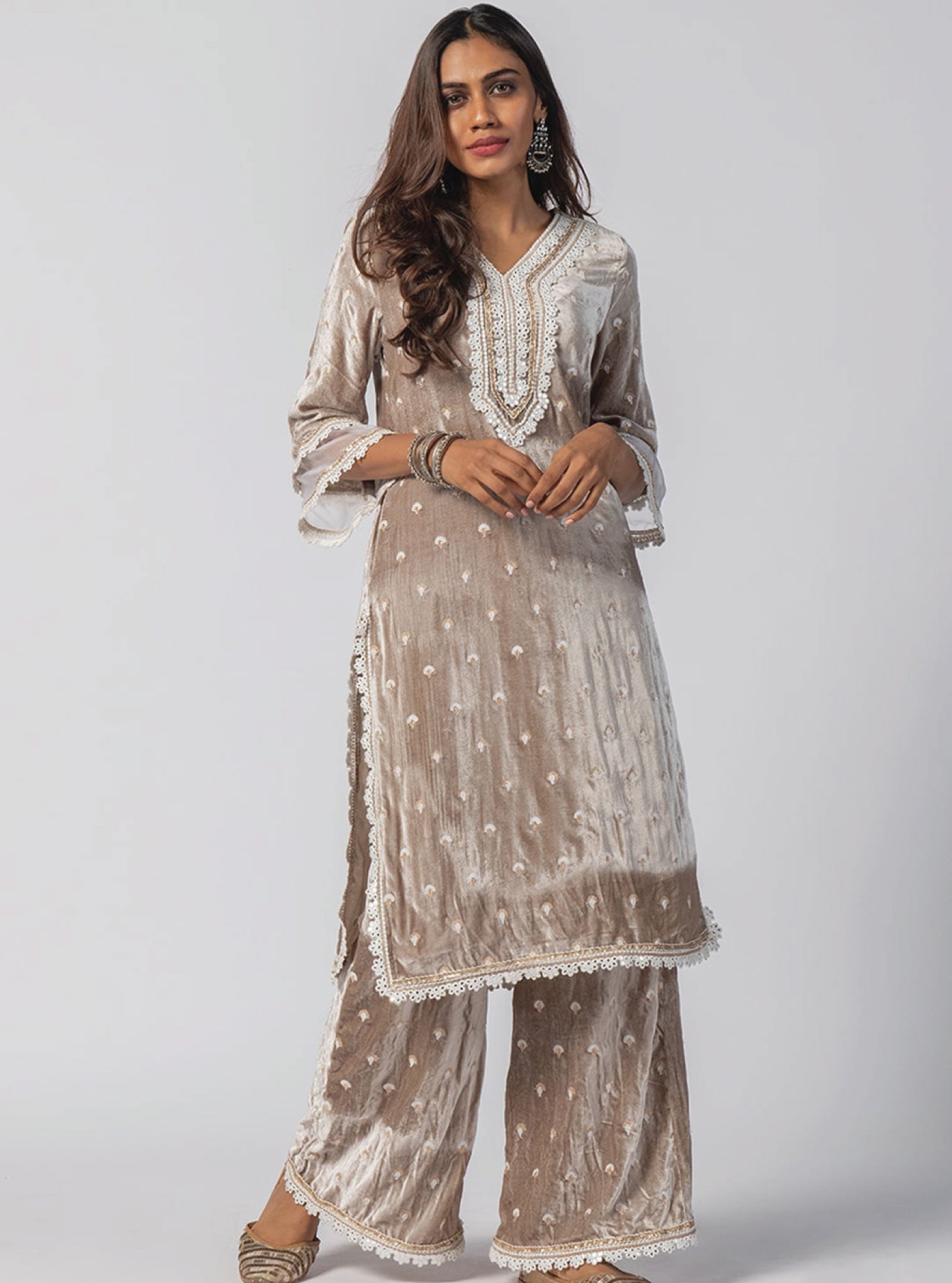 Mulmul Velvet Eliza Grey Kurta With Eliza Grey Palazzo