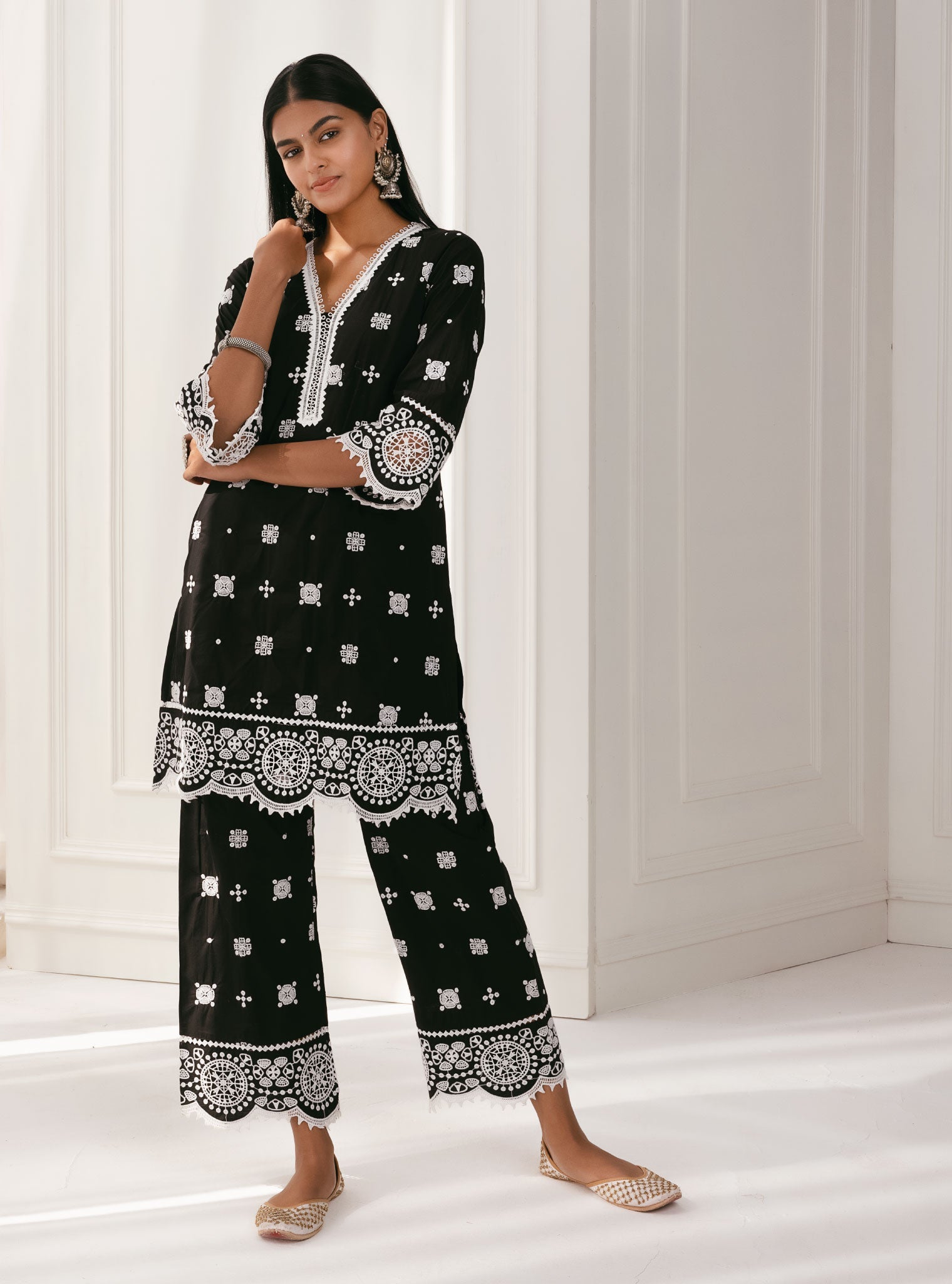 Mulmul Cotton Leh Black Kurta With Leh Black Palazzo