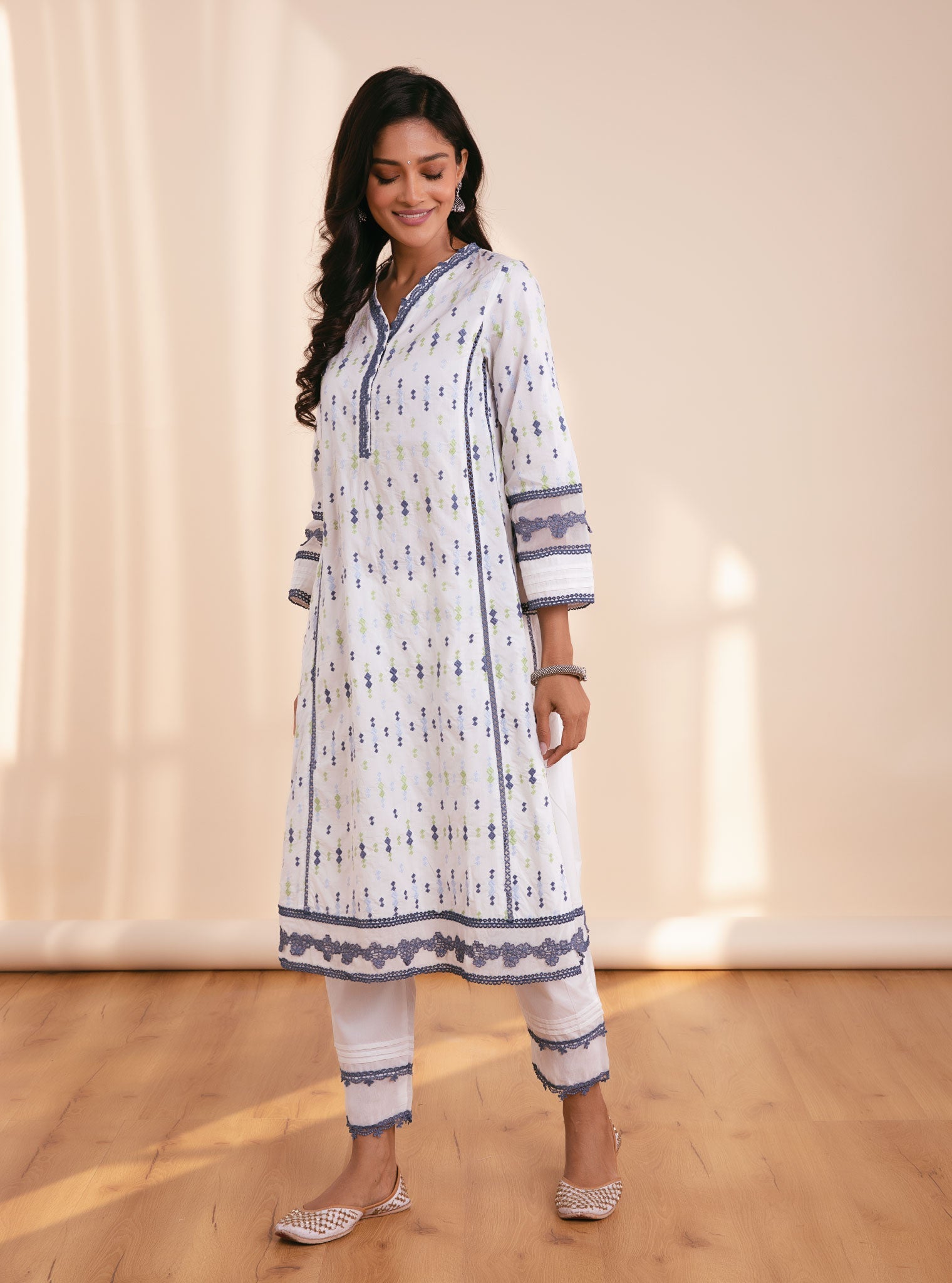 Mulmul Cotton Valencia White Kurta With Valencia White Pant