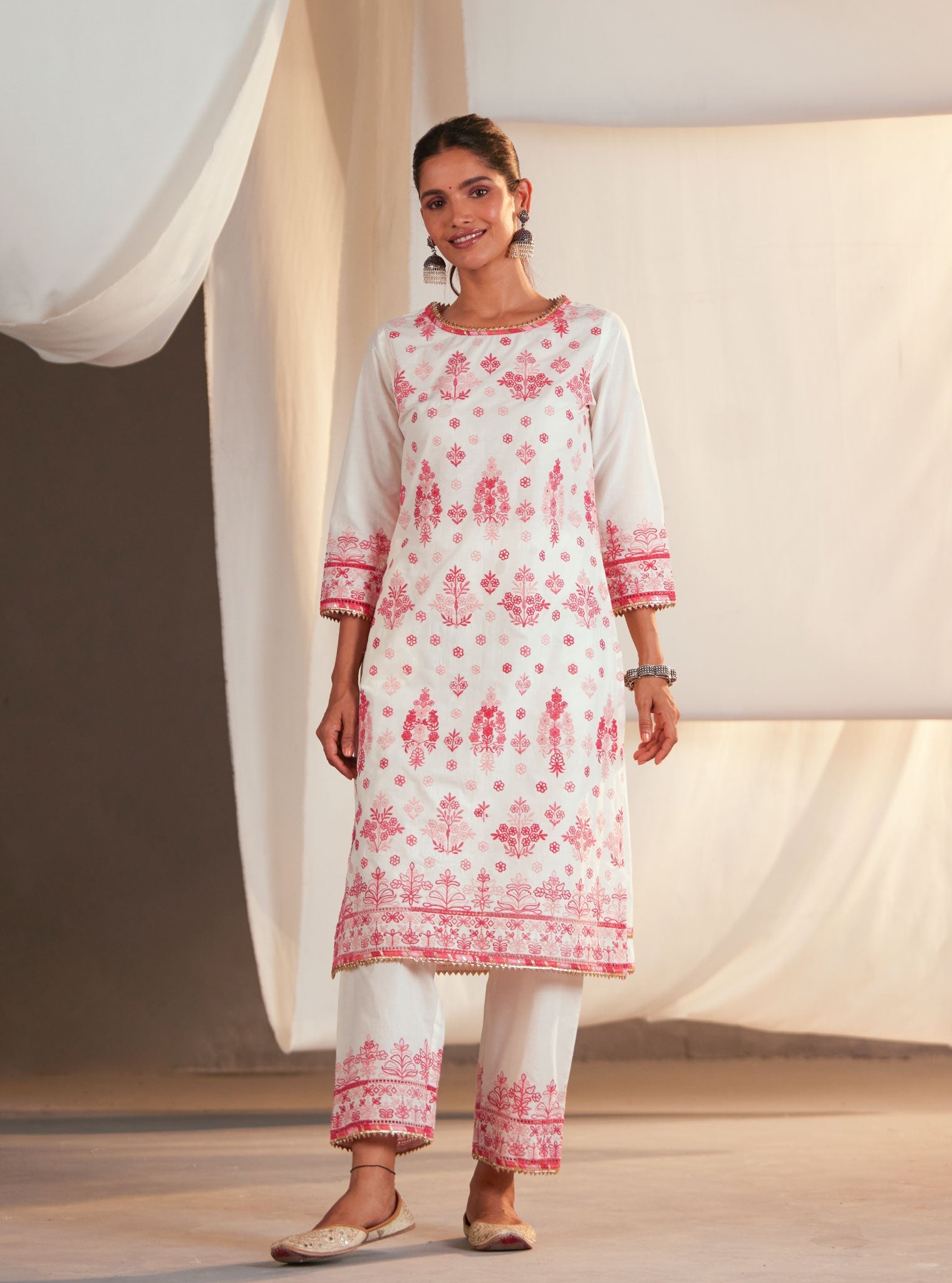 Mulmul Cotton Zahava Off White/Pink Kurta With Zahava Off White/Pink Pant