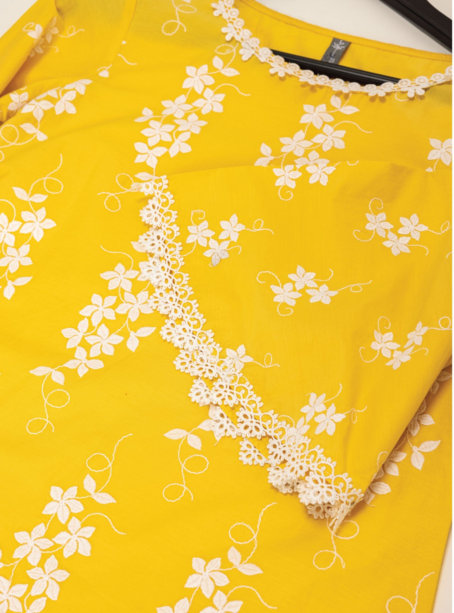 Mulmul Cotton Zuluk Yellow Kurta With Irena White Pant